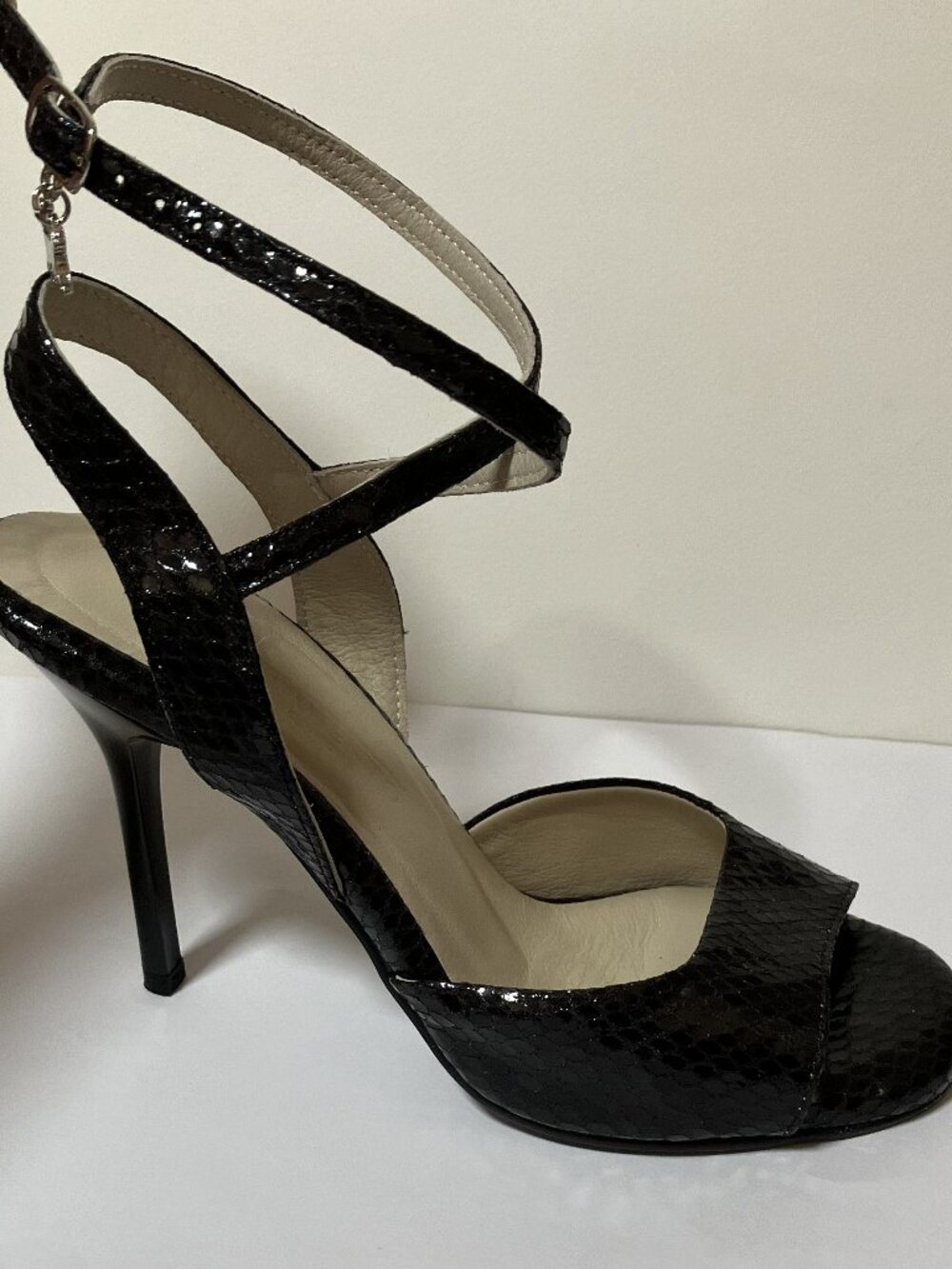 MOVIMIENTO Argentine Tango Dance Shoes